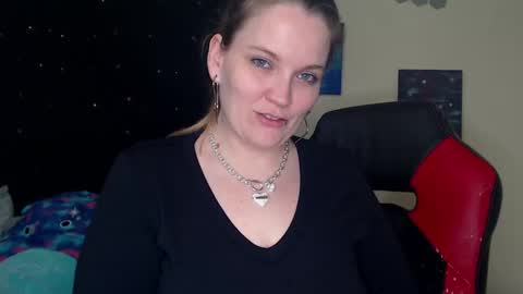 Lilly Miss Mistress Goddess Maam Queen Boss online show from 22, 2, 2025