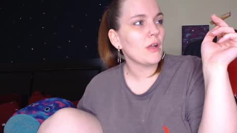 Snapshot of toxiclilly chatting on 17, 1, 2026 Lilly Miss Mistress Goddess Maam Queen Boss online show from 17, 1, 2026