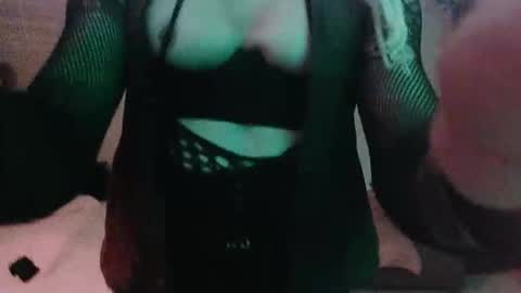 Snapshot of toyboybitchslut chatting on 2, 10, 2025 Patrizia online show from 2, 10, 2025