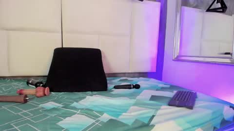 Tracy Wright online show from 13, 4, 2026