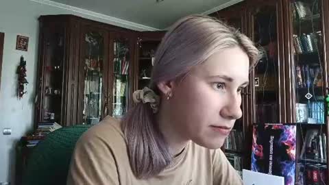 Snapshot of tranhardisty chatting on 20, 6, 2026 Lesly online show from 20, 6, 2026