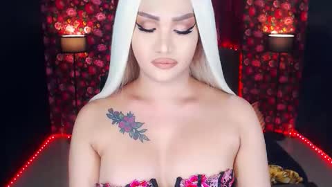 Snapshot of transplayfullolivia chatting on 7, 5, 2026 KYLIE BELLA TS online show from 7, 5, 2026