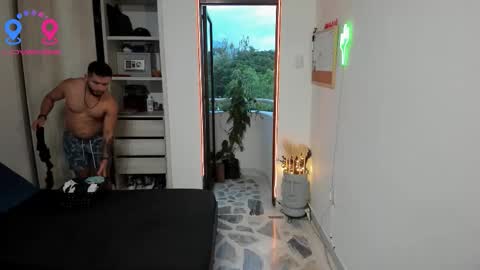 Snapshot of travis_bakerr chatting on 20, 9, 2025 travis bakerr online show from 20, 9, 2025