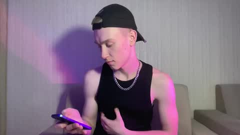 Travis online show from 23, 4, 2026