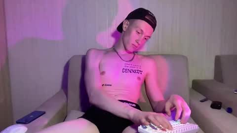 Travis online show from 23, 4, 2026
