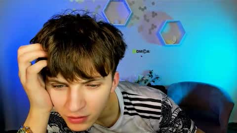 Travis online show from 3, 12, 2025