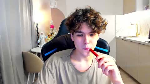 Snapshot of travisrivas chatting on 3, 12, 2025 travisrivas online show from 3, 12, 2025