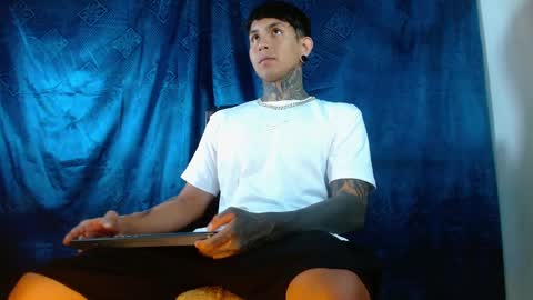 TRAV - INDEPENDENT MODEL online show from 4, 2, 2025