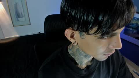 TRAV - INDEPENDENT MODEL online show from 29, 11, 2025