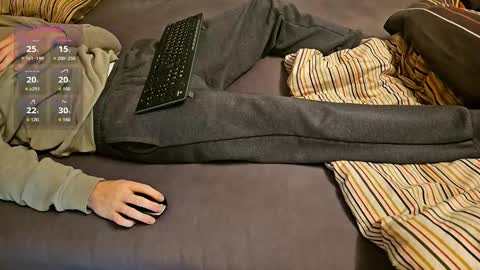 Snapshot of tree1989 chatting on 31, 10, 2025 tree1989 online show from 31, 10, 2025