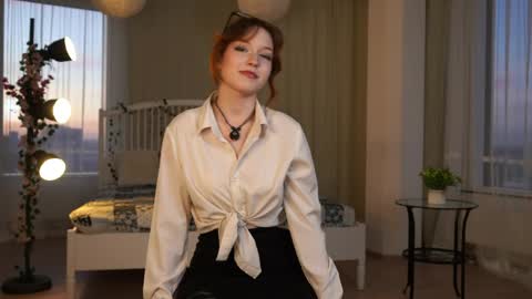 Snapshot of treenabatey chatting on 12, 4, 2026 Hello im Rose 3 online show from 12, 4, 2026