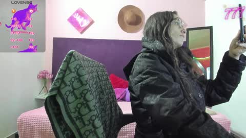 Treisy online show from 9, 4, 2026