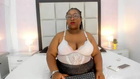 Snapshot of treisyvixen chatting on 10, 7, 2026 Treisy Vixen big ass online show from 10, 7, 2026