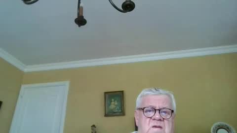 Snapshot of trekbeestje1 chatting on 17, 5, 2026 trekbeestje online show from 17, 5, 2026