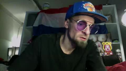 Snapshot of trevorreinson chatting on 18, 11, 2025 Trevor Reinson online show from 18, 11, 2025