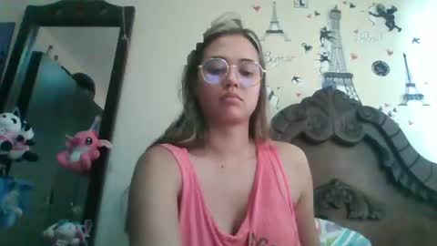 Snapshot of triana_bell chatting on 7, 12, 2024 triana_bell online show from 7, 12, 2024