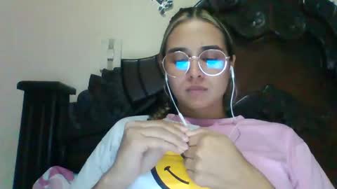 Snapshot of triana_bell chatting on 11, 12, 2024 triana_bell online show from 11, 12, 2024