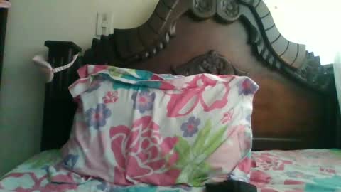Snapshot of triana_bell chatting on 12, 12, 2024 triana_bell online show from 12, 12, 2024