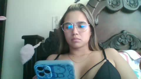 Snapshot of triana_bell chatting on 13, 12, 2024 triana_bell online show from 13, 12, 2024