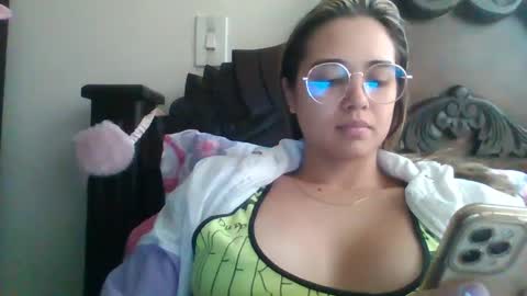 Snapshot of triana_bell chatting on 16, 12, 2024 triana_bell online show from 16, 12, 2024