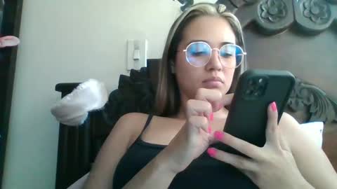 Snapshot of triana_bell chatting on 13, 1, 2025 triana_bell online show from 13, 1, 2025