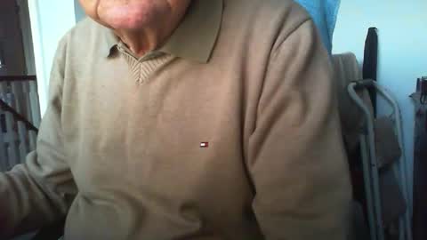 Snapshot of triggerfinger1 chatting on 17, 11, 2025 Steve online show from 17, 11, 2025