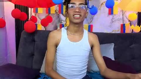 Snapshot of triiangel_latinboy chatting on 9, 7, 2026 Johan online show from 9, 7, 2026