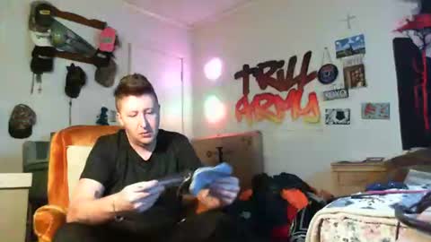 trillnonymau5 online show from 8, 1, 2025