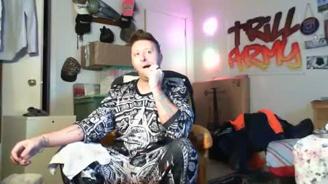 trillnonymau5 online show from 30, 1, 2025