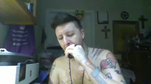 trillnonymau5 online show from 25, 2, 2025