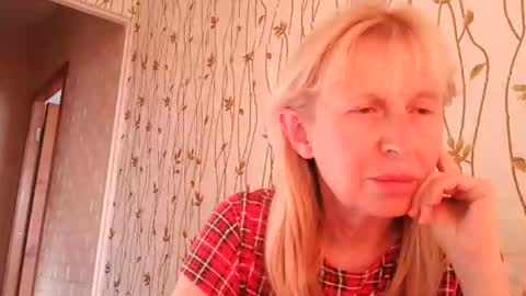 Snapshot of trinaadair chatting on 20, 11, 2025 TrinaAdair online show from 20, 11, 2025