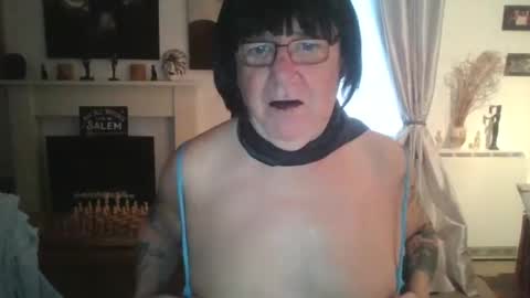 Snapshot of trinity1011 chatting on 11, 3, 2025 trinity1011 online show from 11, 3, 2025