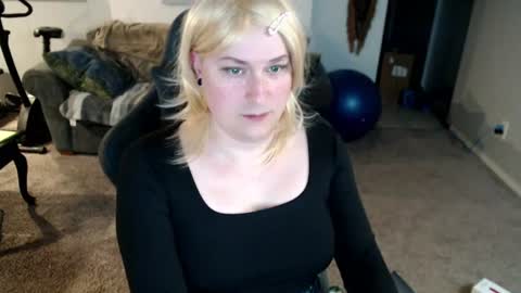 Snapshot of trinity_20 chatting on 21, 6, 2026 Trinityxxx online show from 21, 6, 2026