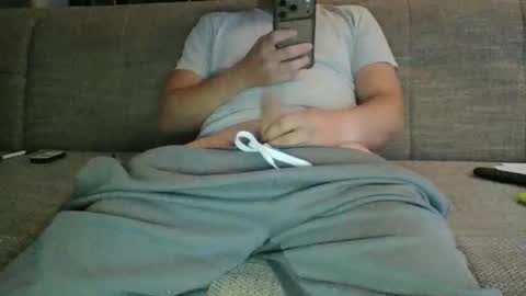 Snapshot of triorio95 chatting on 17, 5, 2026 triorio95 online show from 17, 5, 2026