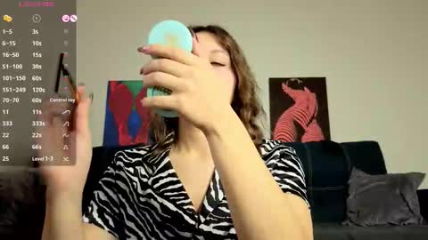 Snapshot of trixibell chatting on 27, 11, 2025 trixibell online show from 27, 11, 2025