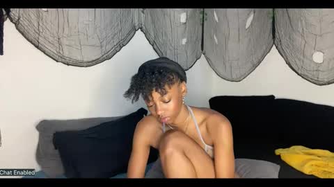 trixie_luv online show from 23, 9, 2025