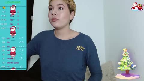 Snapshot of trixie_tangg chatting on 19, 12, 2024 Kitty online show from 19, 12, 2024