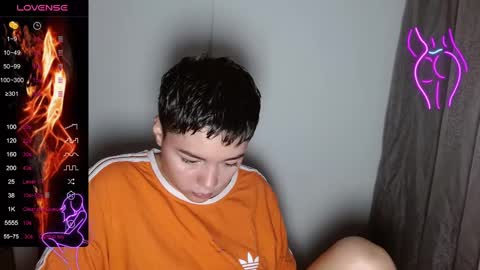 Snapshot of trixie_tangg chatting on 21, 2, 2025 Kitty online show from 21, 2, 2025