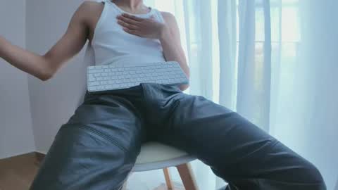 Snapshot of troyeros chatting on 23, 4, 2026 Troy online show from 23, 4, 2026