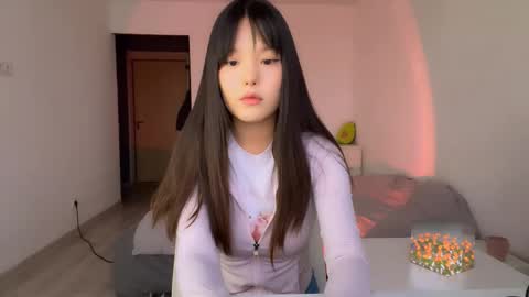 Snapshot of troyfarace chatting on 28, 10, 2025 Yumi  online show from 28, 10, 2025