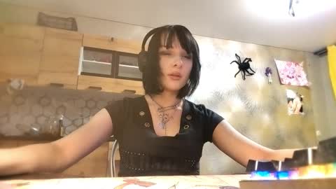 Poly online show from 8, 1, 2026