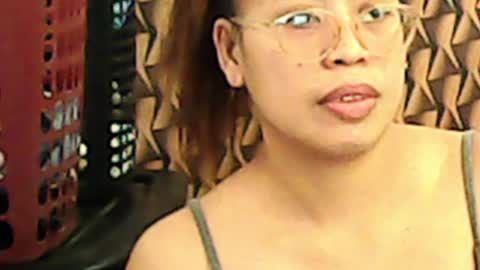 Snapshot of truefilipinabeauty chatting on 1, 4, 2026 emily online show from 1, 4, 2026