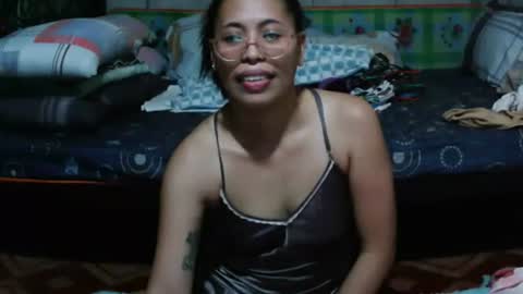 Snapshot of truefilipinabeauty chatting on 25, 4, 2026 emily online show from 25, 4, 2026