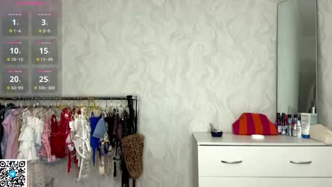 Molly online show from 7, 11, 2025