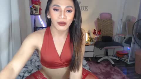Jade online show from 8, 12, 2024