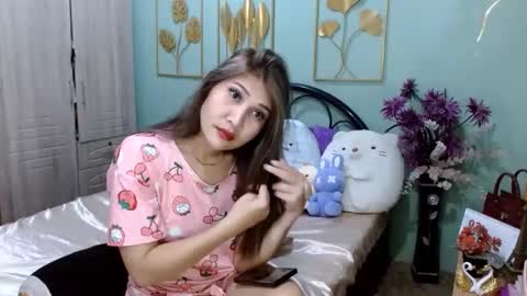 Snapshot of tsempress chatting on 27, 2, 2025 SHENA online show from 27, 2, 2025