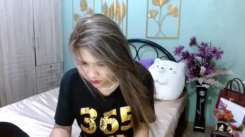 Snapshot of tsempress chatting on 1, 3, 2025 SHENA online show from 1, 3, 2025