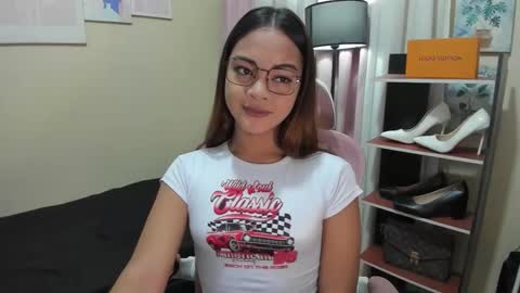 Snapshot of tsuncutrhein chatting on 2, 10, 2025 tsuncutrhein online show from 2, 10, 2025