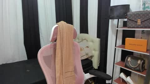 Snapshot of tsuncutrhein chatting on 10, 11, 2025 tsuncutrhein online show from 10, 11, 2025