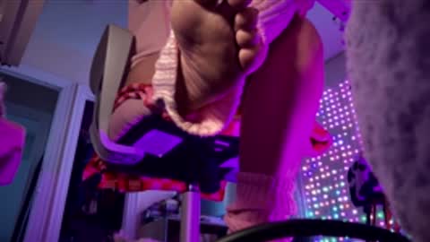 MOCHI NEXT DOOR online show from 24, 11, 2025